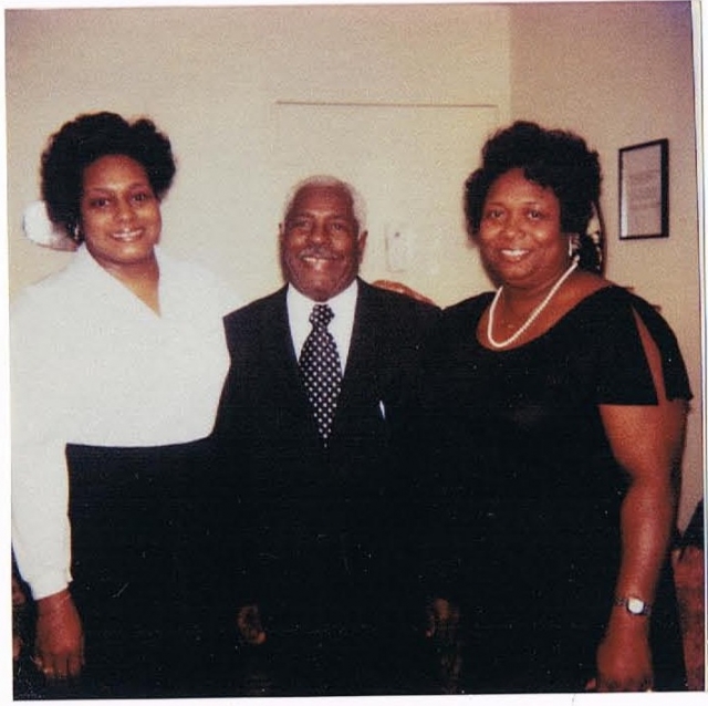 Rollo Cobb Sr. with daughters Tabythia Cobb-Dunigan & Dorothy Cobb-Winfield